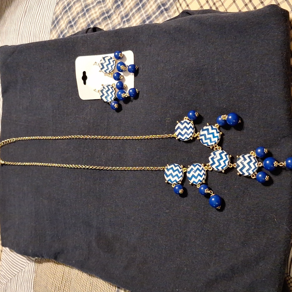 Vintage Necklace and Earring set, Blue and white with gold tone chain.